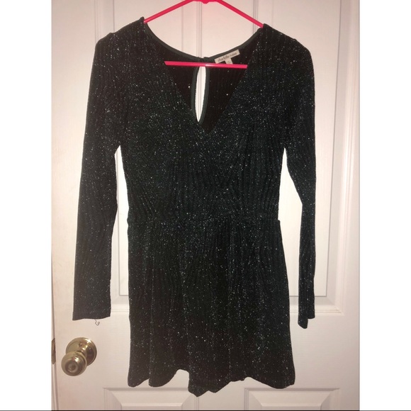 EUC Shimmer V-Neck Romper - Picture 3 of 7